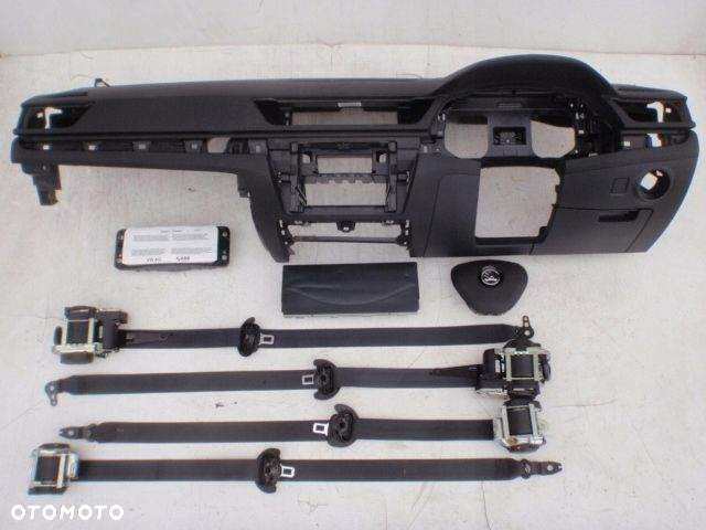 SKODA SUPERB III 3 DESKA DASHBOARD ANGLIK UK GB - 4