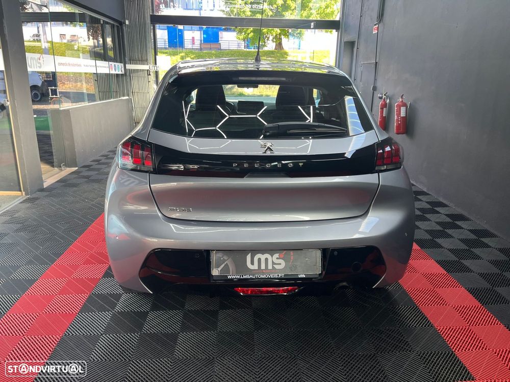 Peugeot 208 - 5