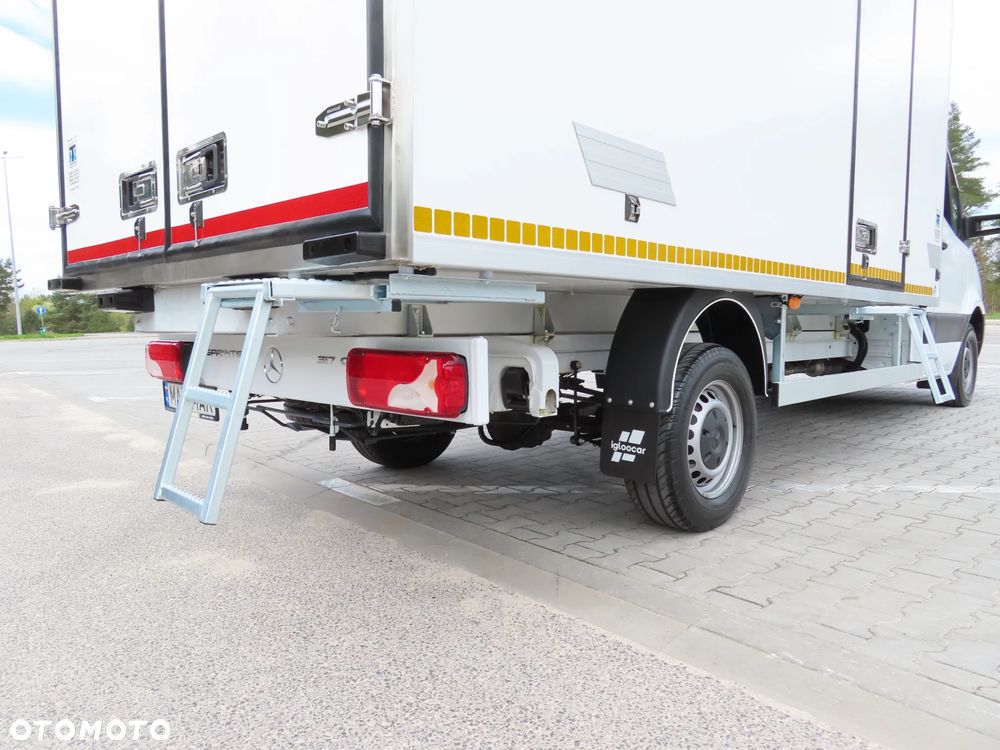 Mercedes-Benz Sprinter 317 CDI 170 KM Chłodnia -32 st.C 8.E.Palet IGLOOCAR 4230 mm Boczne Drzwi, Agregat Thermo King V200 MAX, Rozstaw Osi 4325 mm, Ładowność 910 Kg, GWARANCJA FABRYCZNA,  Stan Wizualny I Techniczny NOWY Tak Jak Z Taśmy Produkcyjnej Gotowy Dostępny OKAZJA POLECAM - 14