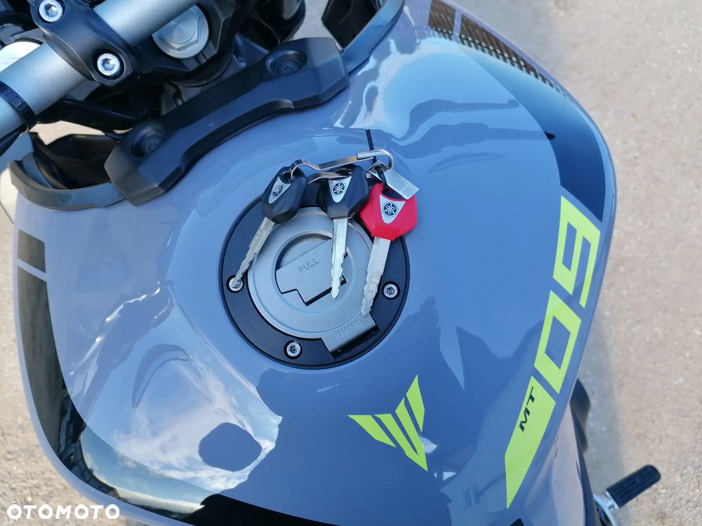 Yamaha MT - 40