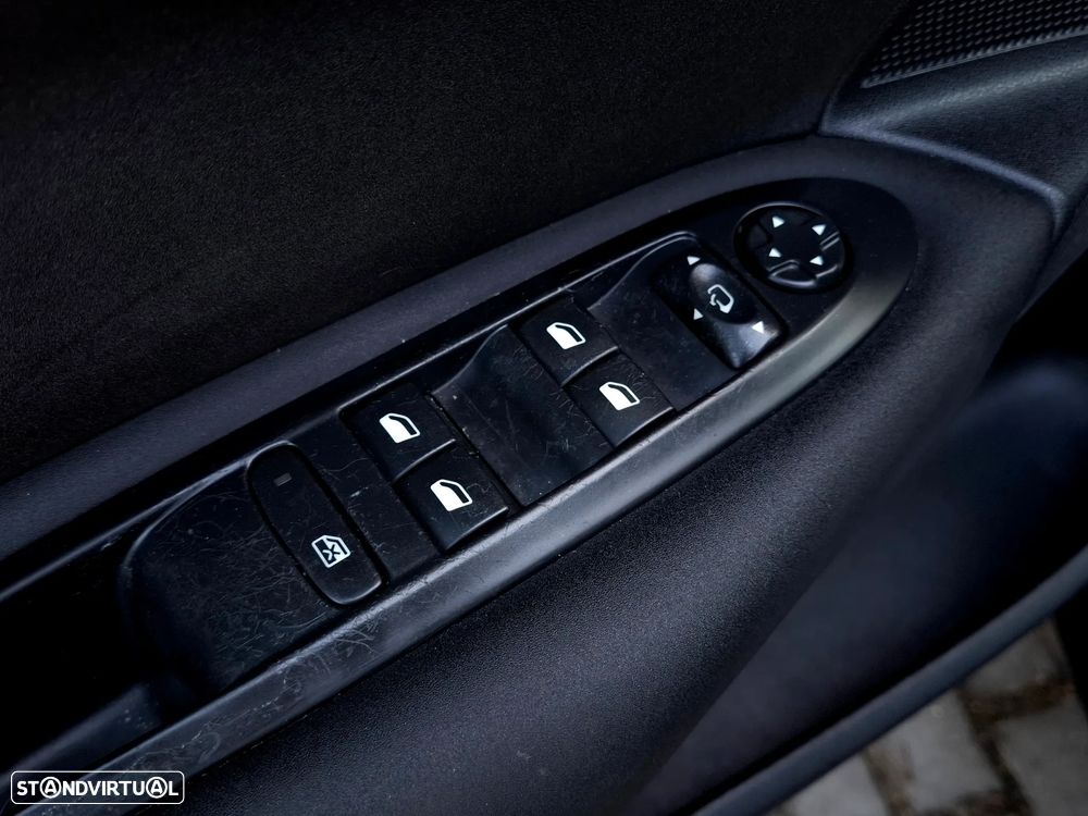 Citroën C4 1.6 e-HDi Seduction - 10