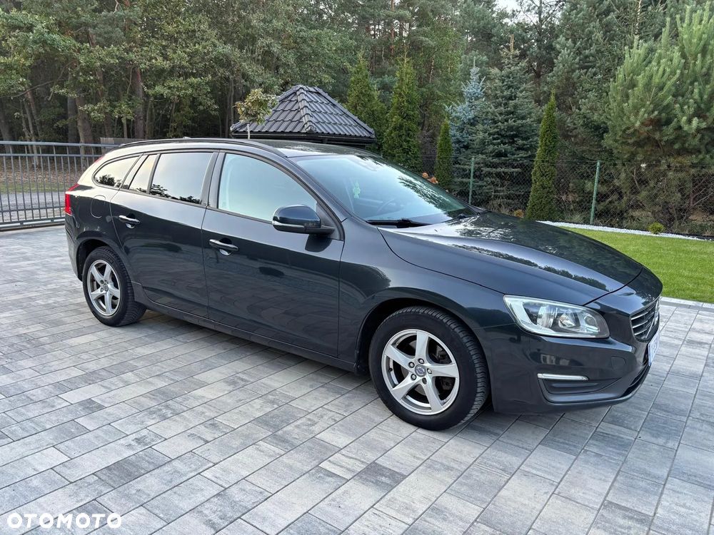 Volvo V60 D2 Momentum - 2