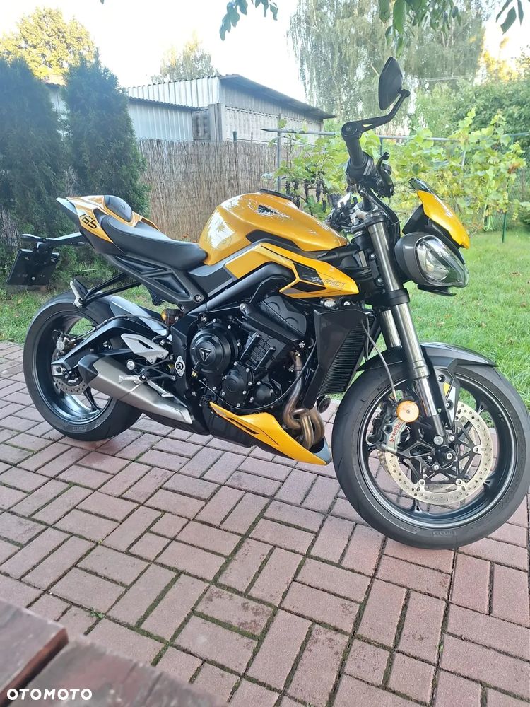 Triumph Street Triple - 26