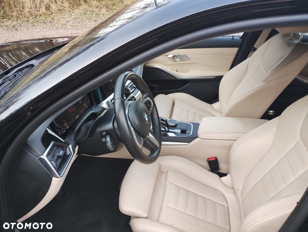 BMW Seria 3 318d M Sport - 6