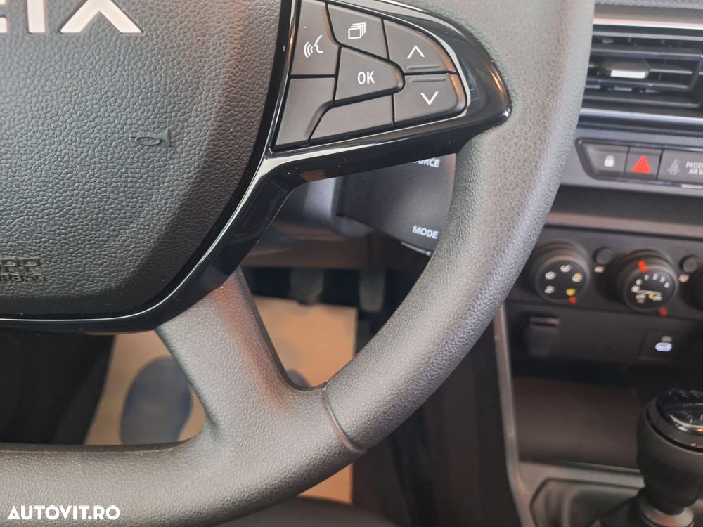 Dacia Logan ECO-G 100 MT5 Essential - 30