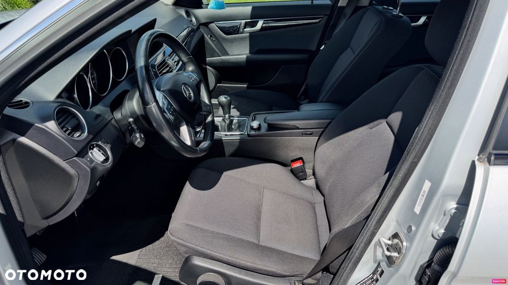 Mercedes-Benz Klasa C 180 CGI BlueEFFICIENCY Elegance - 34