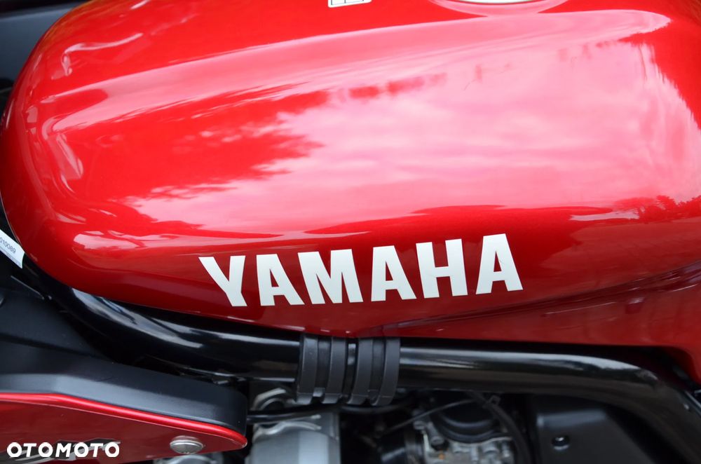 Yamaha FZS - 17