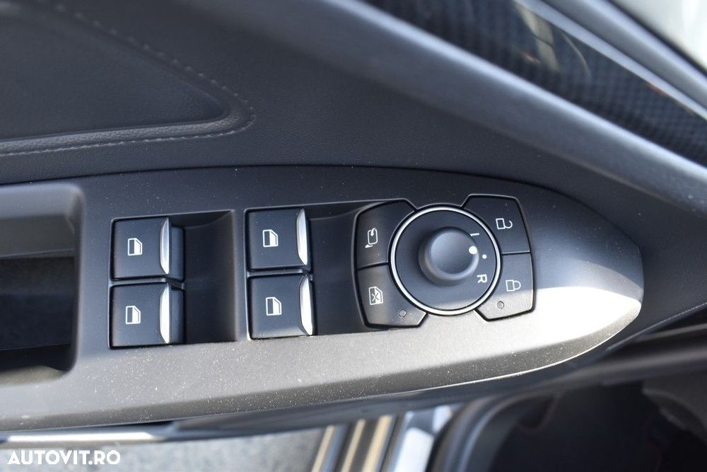 Ford Focus - 26