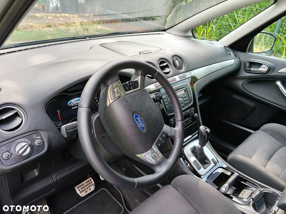 Ford S-Max - 16