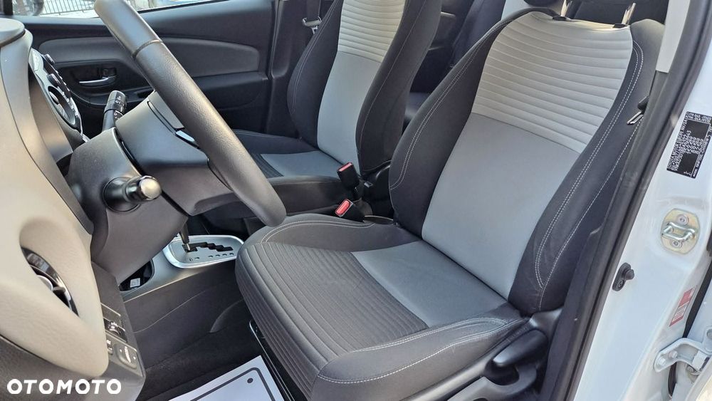 Toyota Yaris Hybrid 100 Premium EU6 - 16