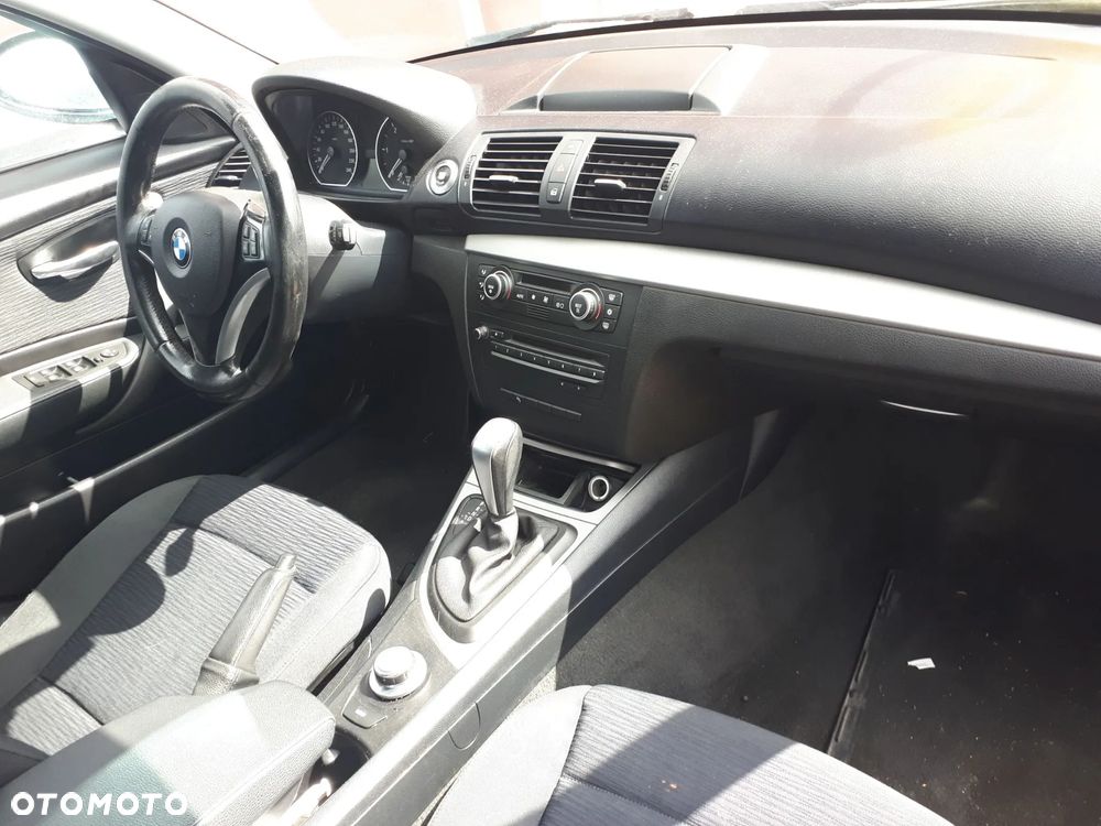 BMW 1 E87 07-11 LIFT KLAPKA WLEWU PALIWA 668/9 SCHWARZ 2 - 27