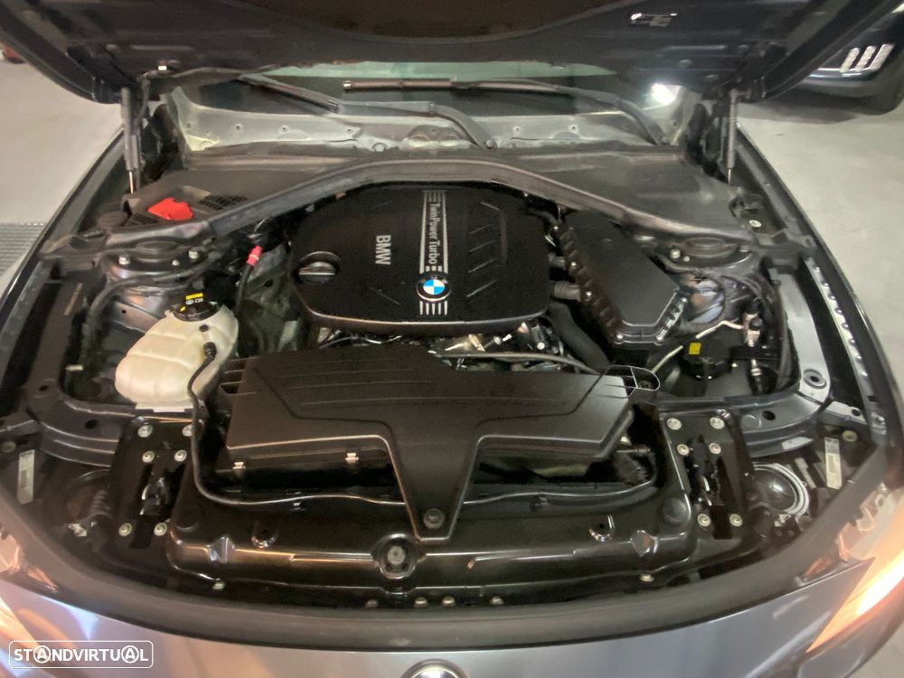 BMW 318 d Line Luxury - 24