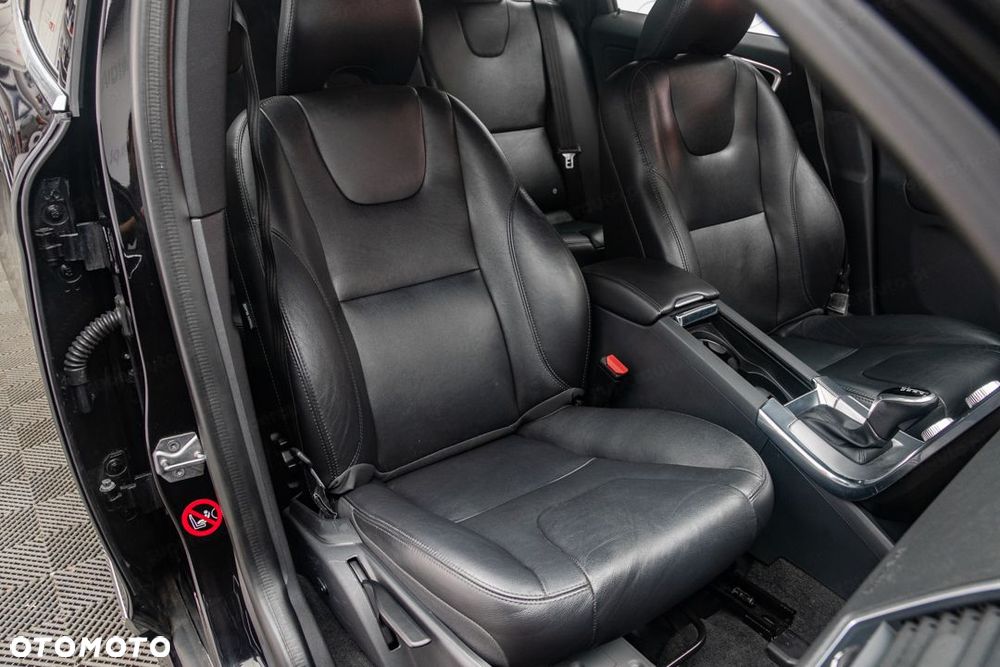 Volvo XC 60 D4 Geartronic Momentum - 14