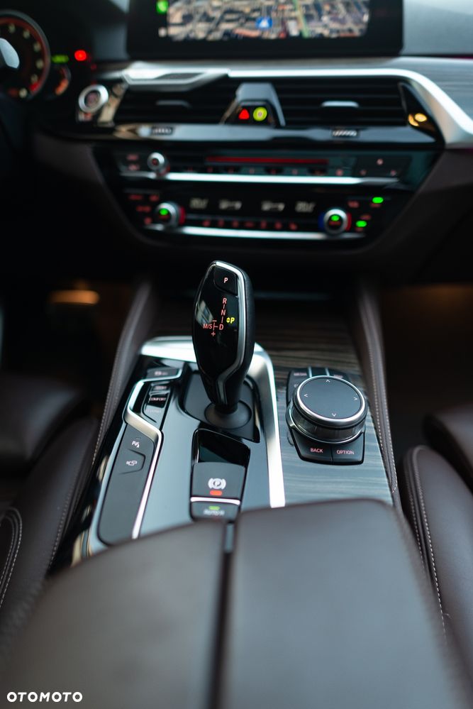 BMW Seria 5 530i M Sport Edition - 9