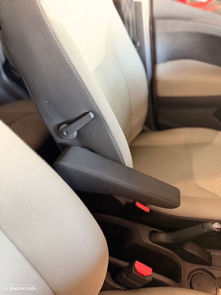 Ford Tourneo Courier 1.0 EcoBoost Titanium - 33