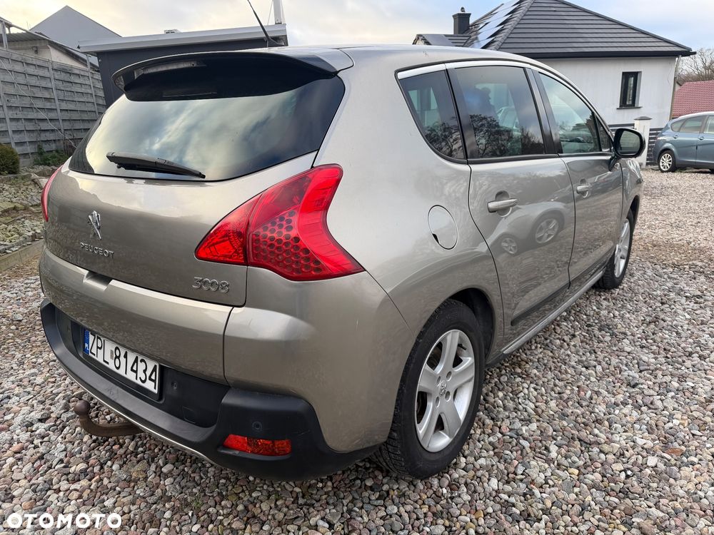 Peugeot 3008 Hybrid4 - 4