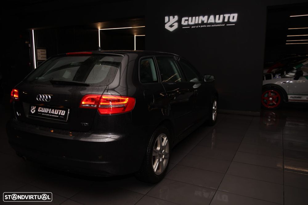 Audi A3 Sportback 1.6 TDI Attraction Special Edition - 9