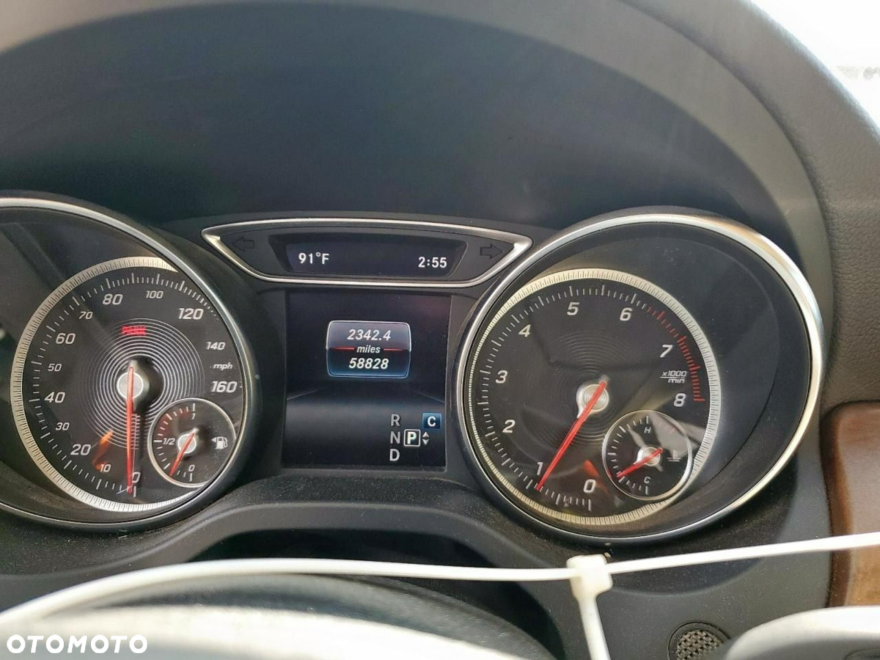 Mercedes-Benz GLA - 12