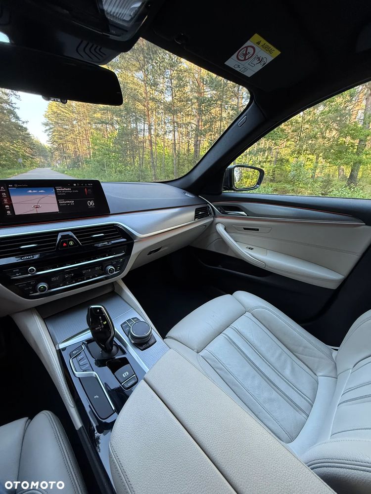 BMW Seria 5 530i xDrive M Sport sport - 23