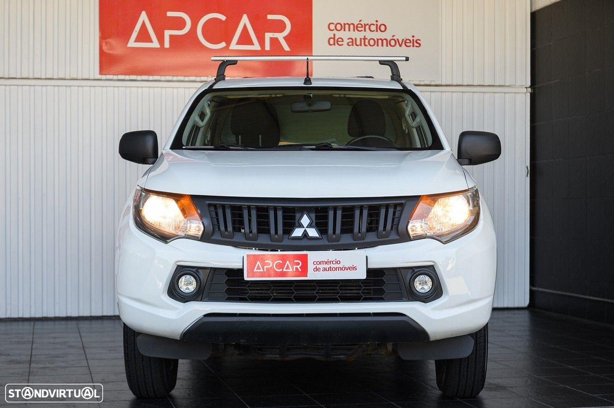 Mitsubishi L200 2.4 DI-D CD Invite Space Cab 3L 4WD - 8