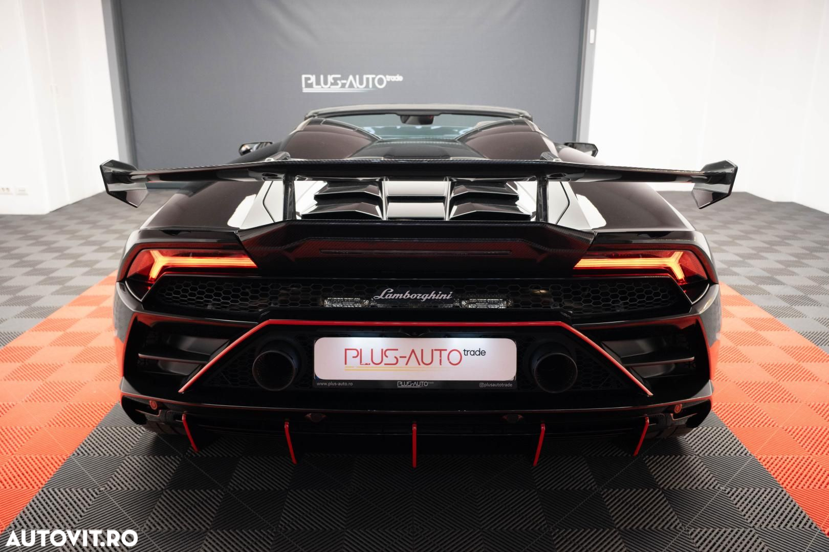 Lamborghini Huracan EVO Spyder - 4