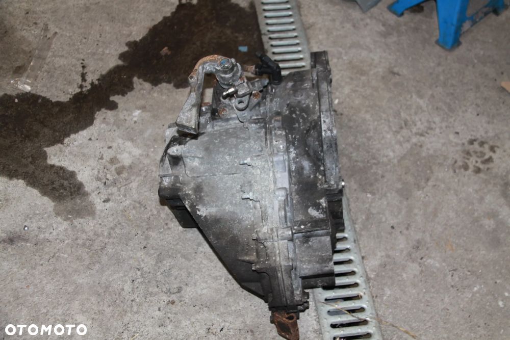SKRZYNIA BIEGÓW 6 BIEGÓW VECTRA C  1.9 CDTI  F40 - 2