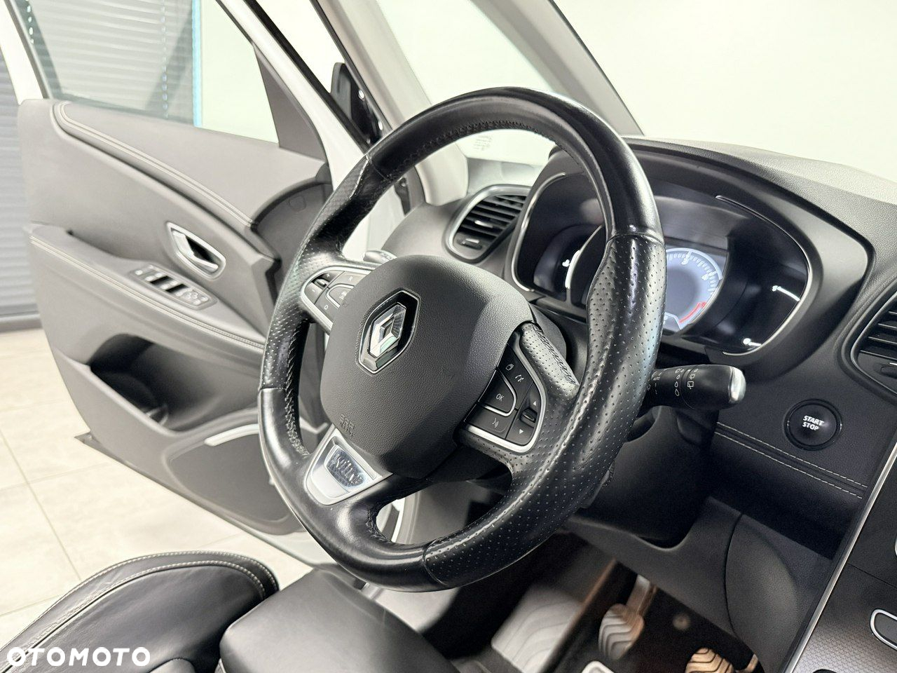 Renault Scenic ENERGY dCi 130 INITIALE PARIS - 40