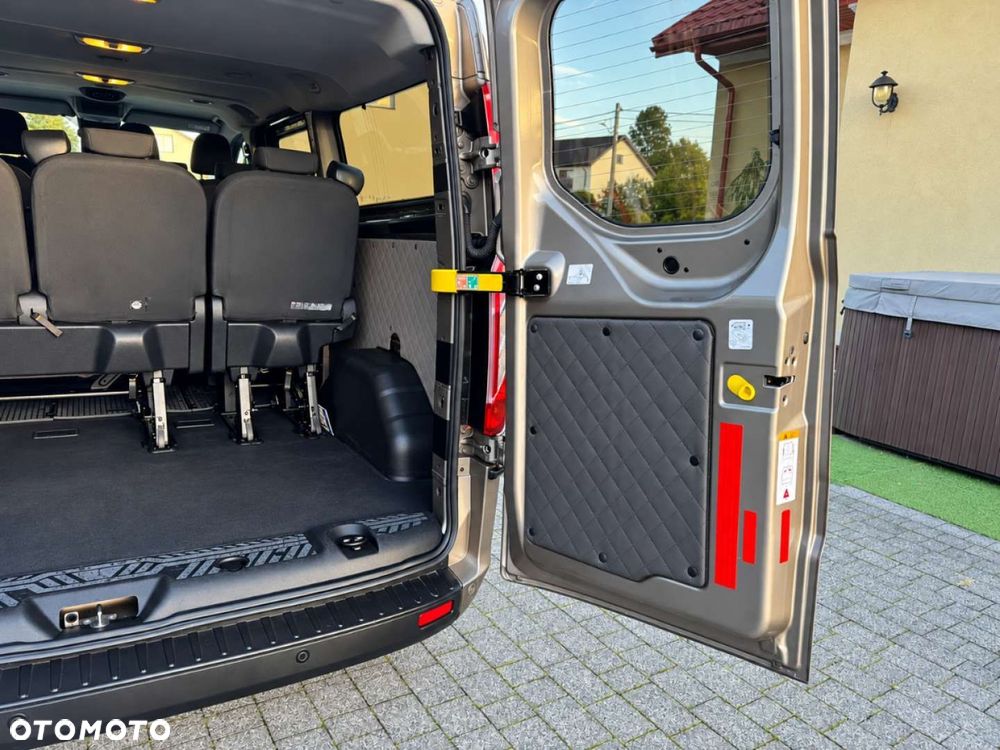 Ford E-Tourneo Custom - 22