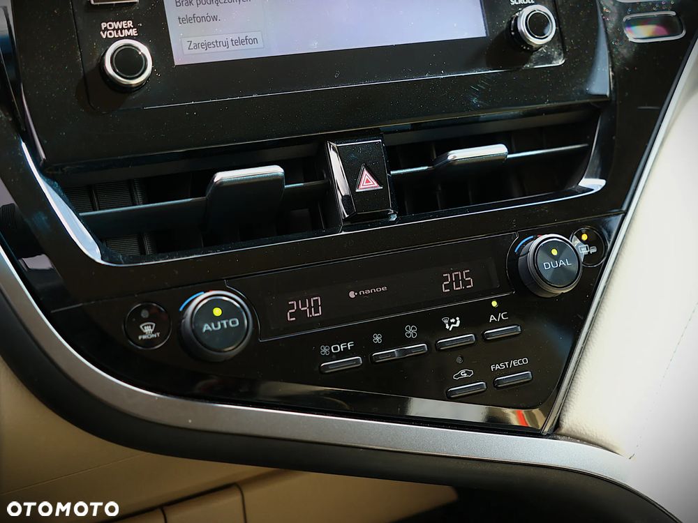 Toyota Camry 2.5 Hybrid Comfort CVT - 15