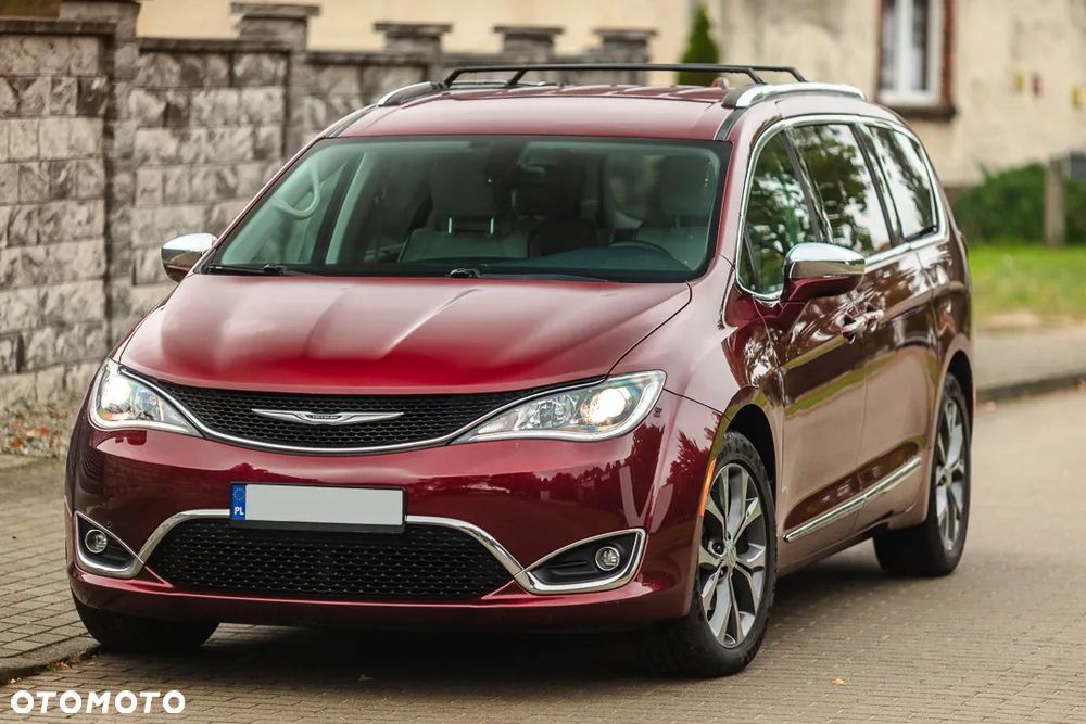 Chrysler Pacifica - 4