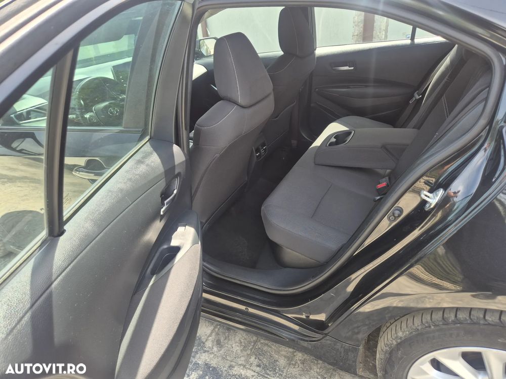 Toyota Corolla 1.8 HSD Business - 8