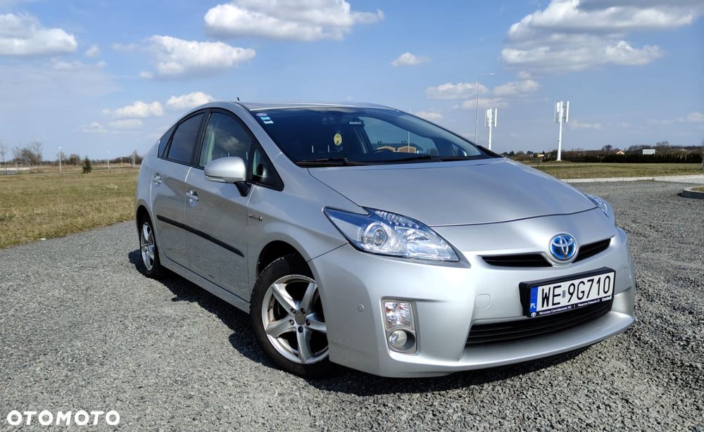 Toyota Prius (Hybrid) - 1