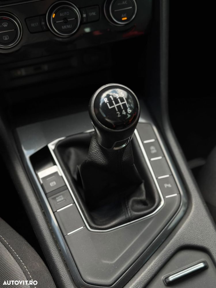 Volkswagen Tiguan - 35