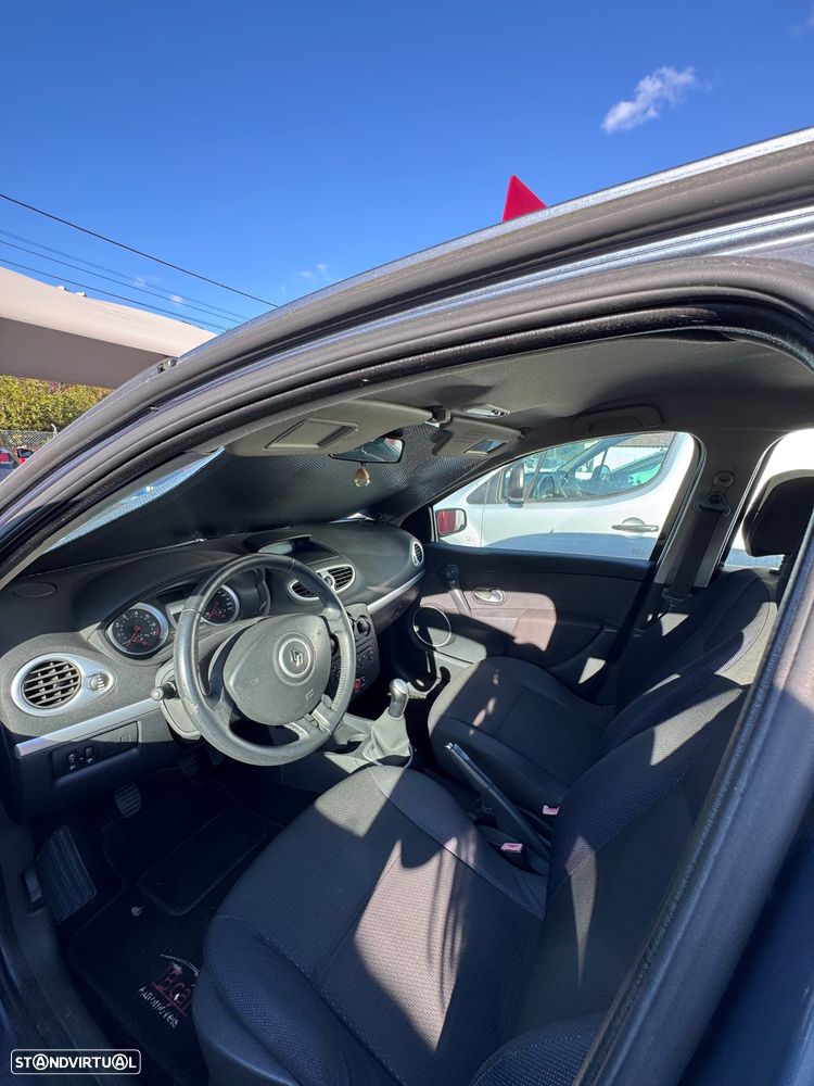 Renault Clio - 6