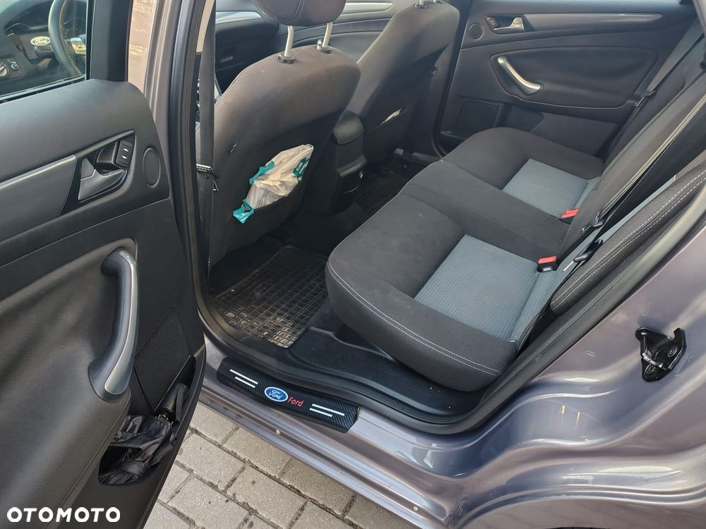 Ford Mondeo - 12