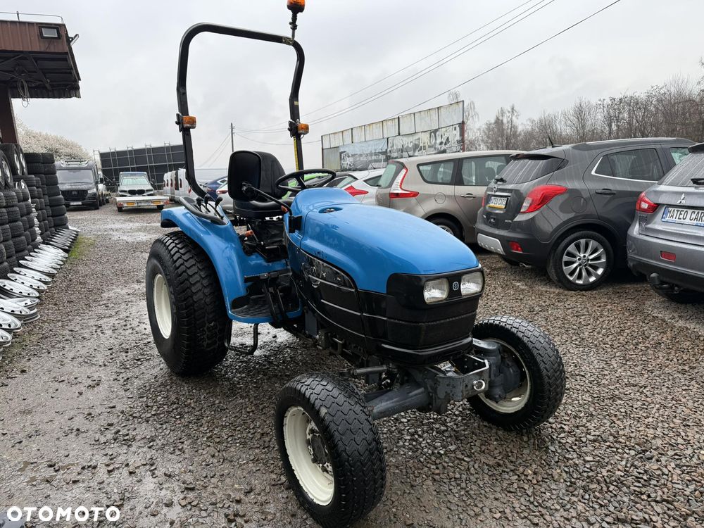 New Holland TC - 18