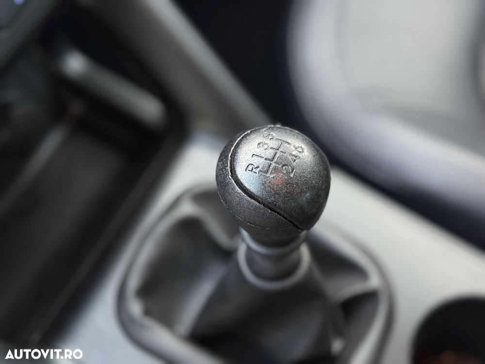 Hyundai ix35 1.7 CRDI 2WD blue Finale Gold - 13