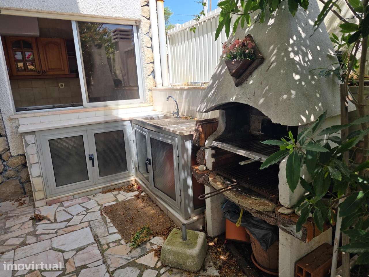 Moradia T4 para arrendamento na Charneca da Caparica com exterior, bar - Grande imagem: 5/47