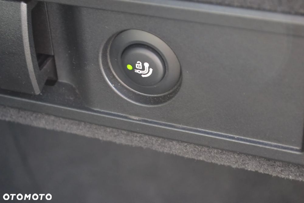 BMW Seria 3 318d Edition M Sport Shadow - 16