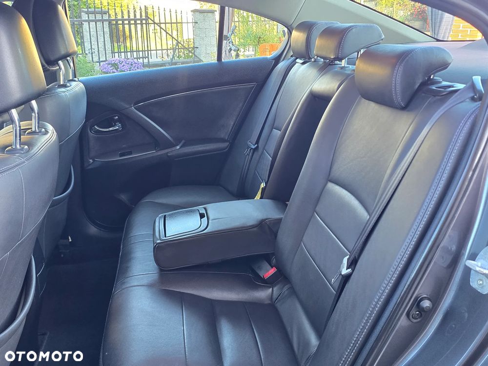 Toyota Avensis 1.8 Executive - 21