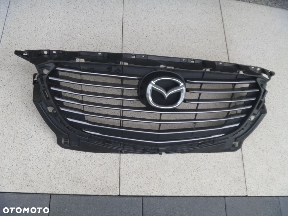 MAZDA CX-30 PODKŁDKA POD TABLICĘ REJESTRACYJNĄ ORYGINAŁ DD1L50171 - 7