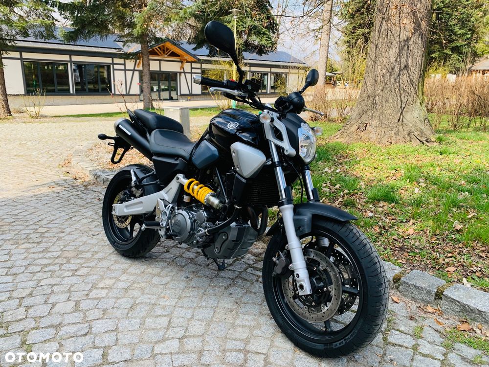 Yamaha MT - 4