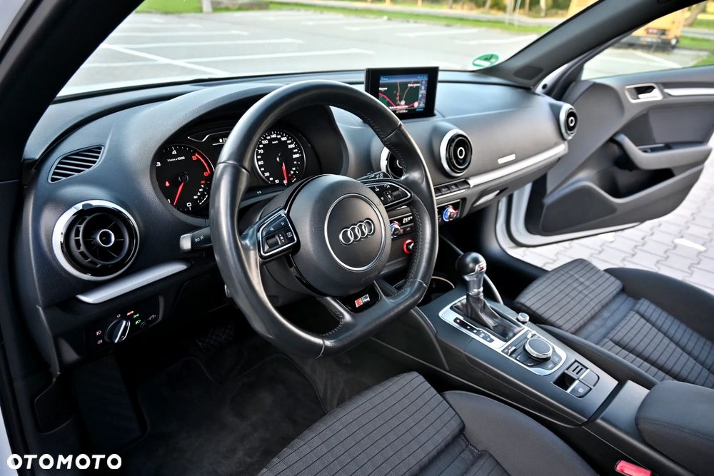 Audi A3 Sportback 2.0 TDI (clean diesel) quattro S tronic S line Sportpaket - 33