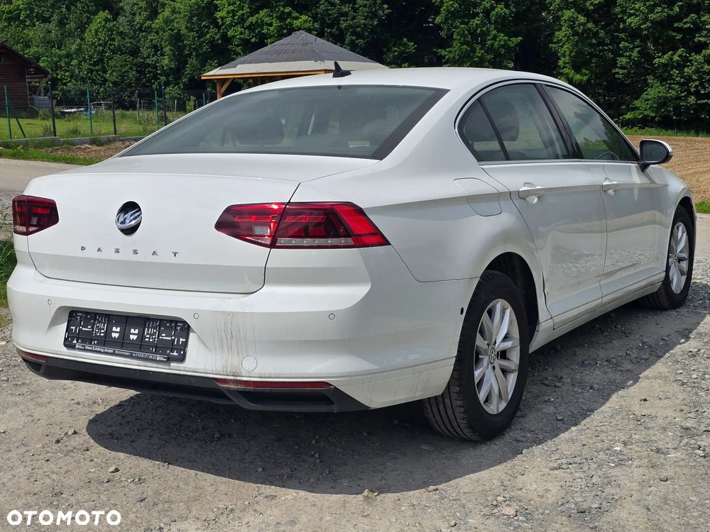 Volkswagen Passat 2.0 TDI (BlueMotion Technology) Comfortline - 4