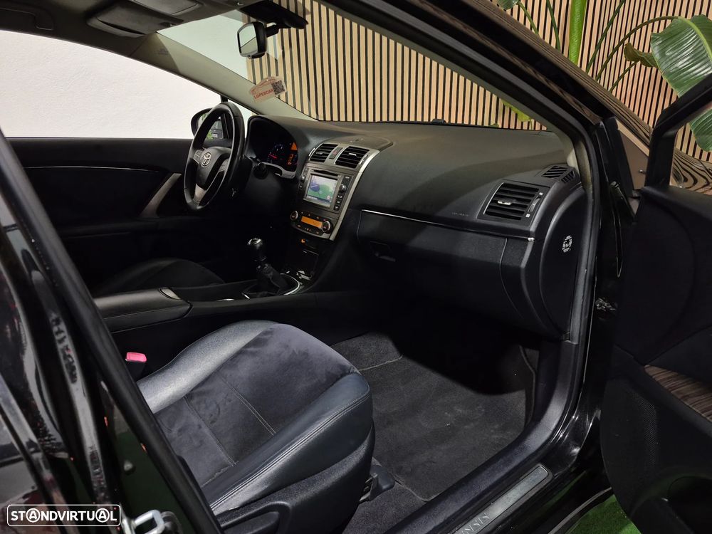 Toyota Avensis SW 2.0 D-4D Exclusive - 23