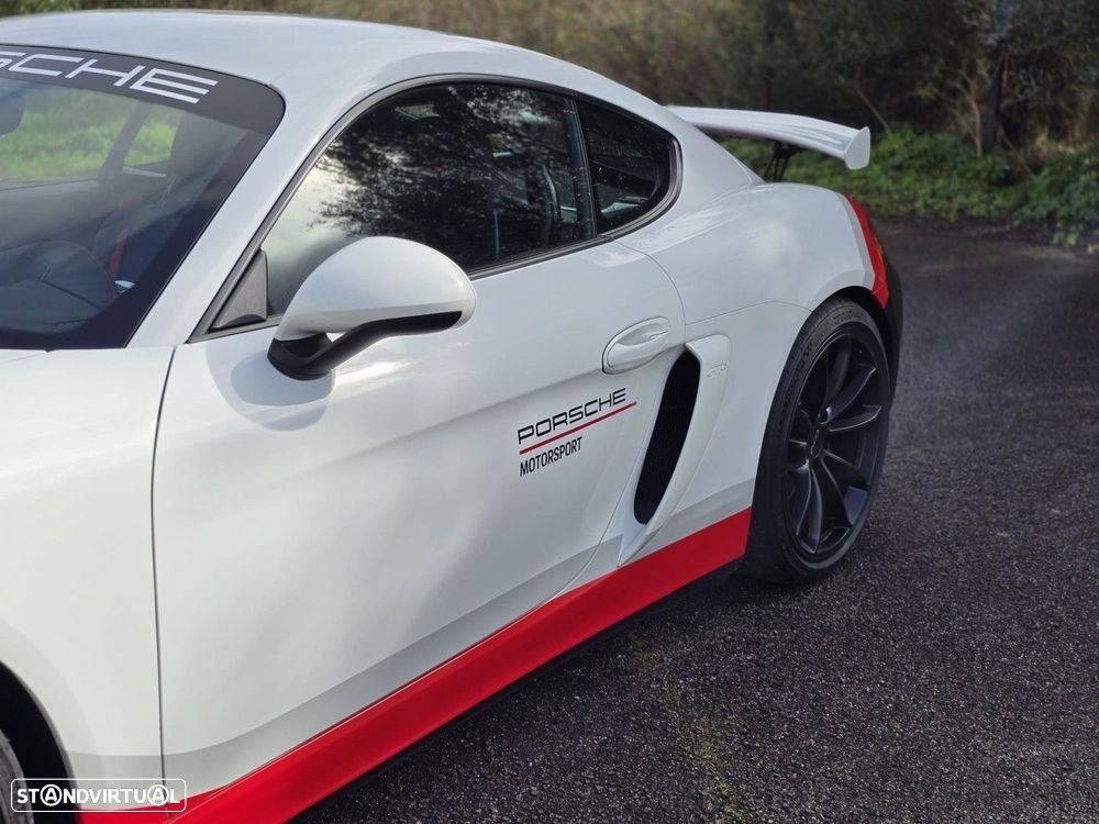 Porsche Cayman GT4 - 20