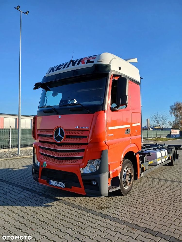 Mercedes-Benz Actros - 5