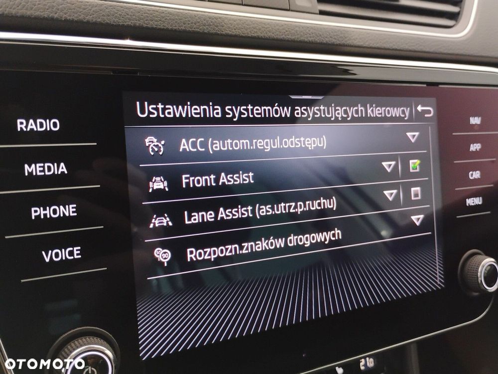Skoda Superb 2.0 TDI SCR Ambition DSG - 36