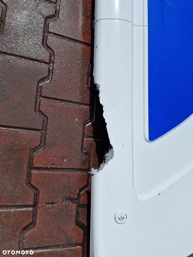 SPOJLERY BOCZNE, MIĘDZYOSIOWE MERCEDES-BENZ MP3 - 5