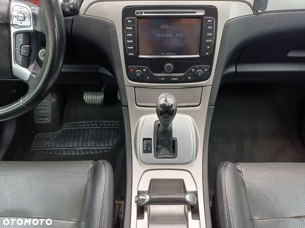 Ford S-Max - 11